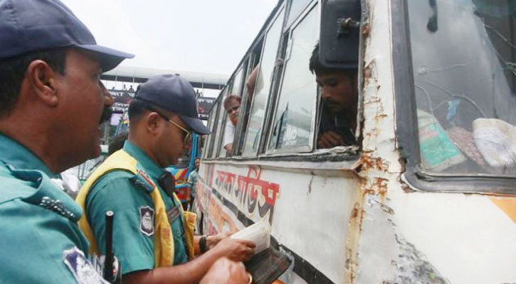 চালকদের কাছে অসহায় পুলিশও