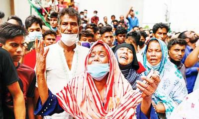 সেজান জুস কারখানার অগ্নিকাণ্ডে মরদেহ নিতে ঢামেকে স্বজনদের অপেক্ষা