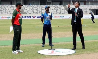 মাঠে নেমেও নাটকীয়তা, যেকারণে ৫ মিনিট পর খেলা শুরু 