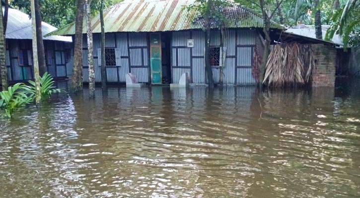 ভয়াবহ বন্যা: লক্ষ্মীপুরে ১৮ হাজার ৩৬৫টি বসতঘর ক্ষতিগ্রস্ত