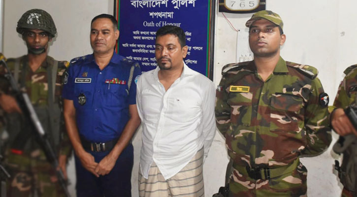 ‘খাটের নিচে’ লুকিয়েছিলো হ্যান্ডকাপসহ পালানো সেই আজাদ