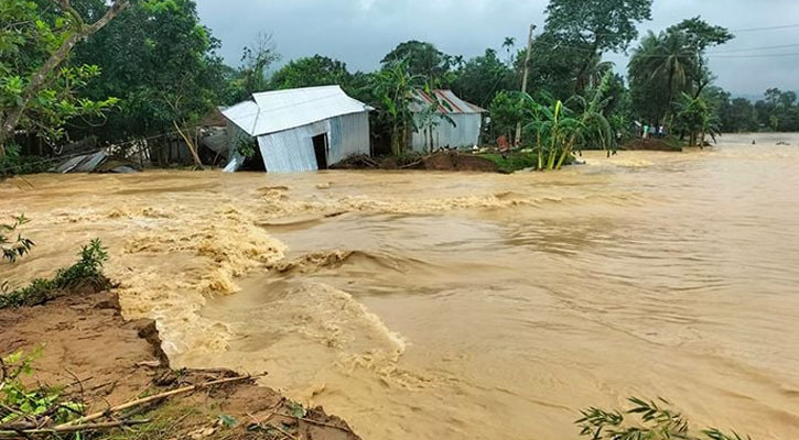 বৃষ্টি-ঢলে ময়মনসিংহে বন্যা, পানিবন্দি তিন উপজেলার দেড় লক্ষাধিক মানুষ