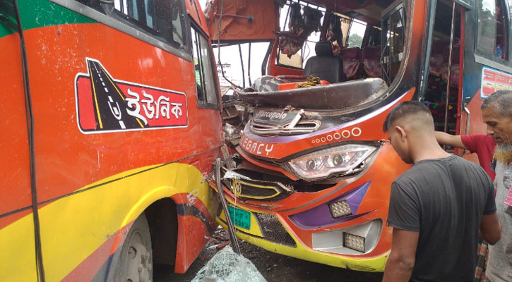 বরিশালে দুই বাসের মুখোমুখি সংঘর্ষ, নারী ও শিশুসহ আহত ১৩