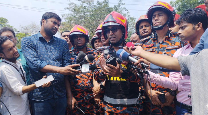 প্রতিবন্ধকতায় আগুন নির্বাপনে সময় লাগছে