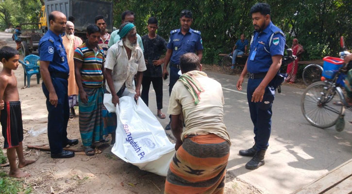 চুয়াডাঙ্গায় সড়কের পাশ থে‌কে অজ্ঞাত বৃদ্ধর লাশ উদ্ধার 