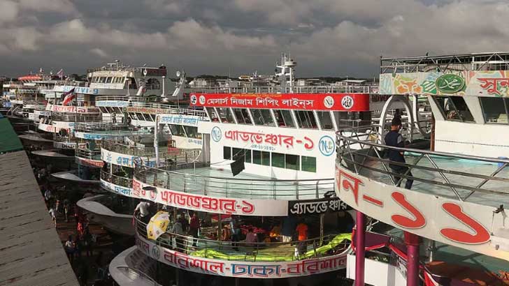 কর্মবিরতিতে নৌ শ্রমিকরা, ভোগান্তিতে যাত্রীরা