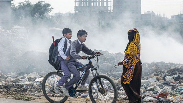 বিশ্বে বায়ুদূষণে শীর্ষে ঢাকা