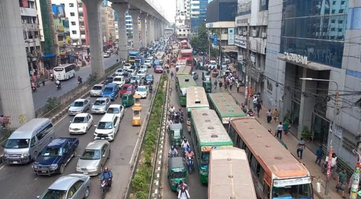 রাজধানী জুড়ে তীব্র যানজট, ভোগান্তিতে নগরবাসী