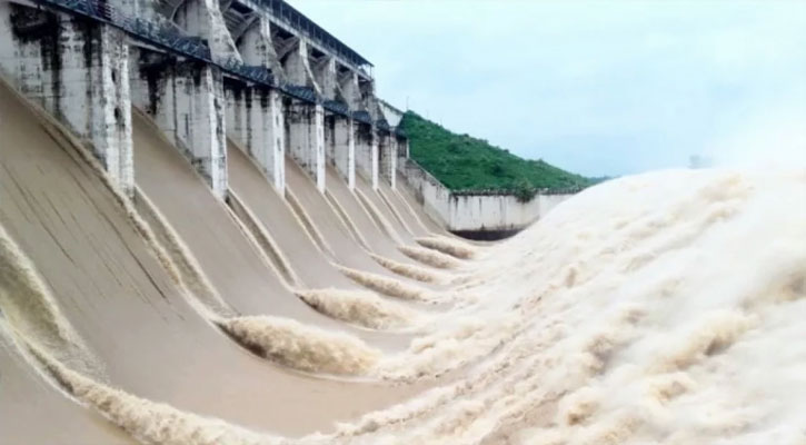 ফারাক্কার গেট খোলায় ঝুঁকিপূর্ণ জেলার কী অবস্থা?