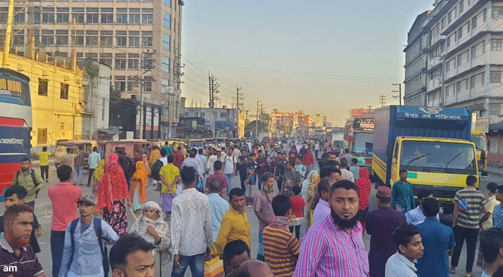 ২৪ ঘণ্টা ধরে ঢাকা-ময়মনসিংহ মহাসড়কে শ্রমিকরা, তীব্র যানজট