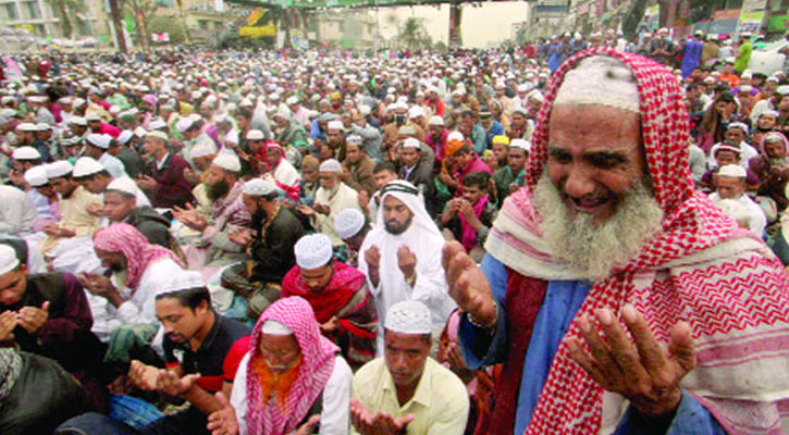 ইজতেমায় আখেরি মোনাজাতে লাখো মুসল্লি