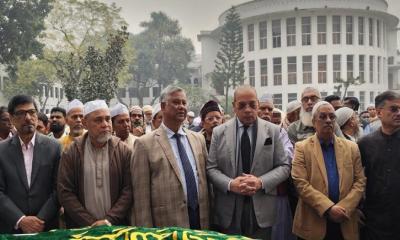 সুপ্রিম কোর্ট প্রাঙ্গনে হাসান আরিফের শেষ জানাজা অনুষ্ঠিত  