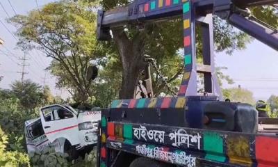 স্ত্রীর মরদেহ নিয়ে ফেরার পথে দুর্ঘটনায় স্বামীর মৃত্যু