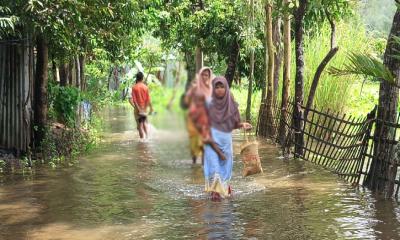 ১২ ঘণ্টায় ১০ সেঃমিঃ বেড়ে বিপদসীমা ছুই ছুই তিস্তার পানি