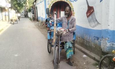 এক পা ছাড়াই চলছে দুলু মিয়ার জীবনযুদ্ধ