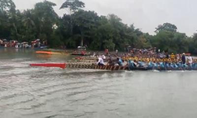 ঝালুডাঙ্গা বিলে ঐতিহ্যবাহী নৌকা বাইচ