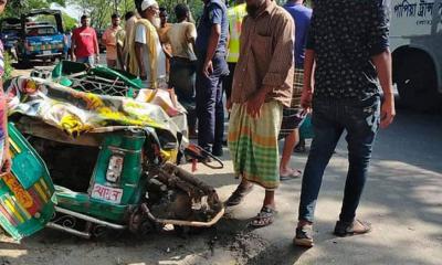 সিএনজি-কাভার্ডভ্যানের মুখোমুখি সংঘর্ষে নিহত ৫