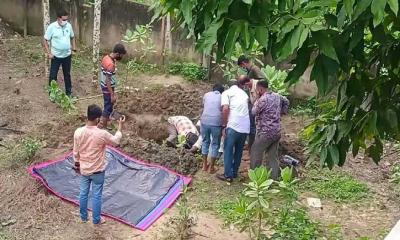 ৩৫৩ দিন পর কবর থেকে ব্যবসায়ীর কঙ্কাল উত্তোলন