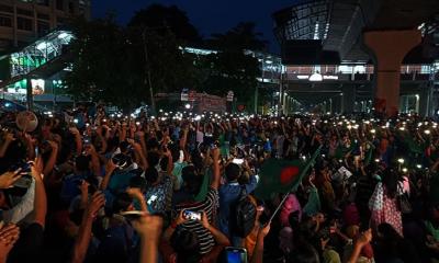 স্লোগানে উত্তাল শাহবাগ, কর্মসূচি দিয়ে সড়ক ছাড়বেন শিক্ষার্থীরা