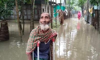 নোয়াখালীর পানির চাপ লক্ষ্মীপুরে, ডুবছে নতুন নতুন এলাকা