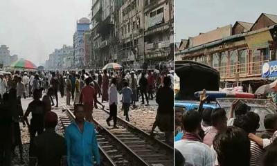 সরে গেছেন রিকশাচালকেরা, ৪ ঘণ্টা পর ট্রেন চলাচল স্বাভাবিক