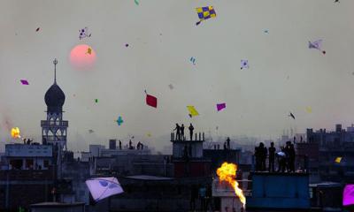 ঐতিহ্যবাহী ‘সাকরাইন’ উৎসবে মেতেছে পুরান ঢাকা