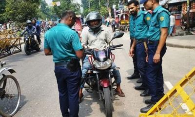 ট্রাফিক আইন লঙ্ঘনে ২৭০৯ মামলা, ৯৮ লাখ টাকা জরিমানা