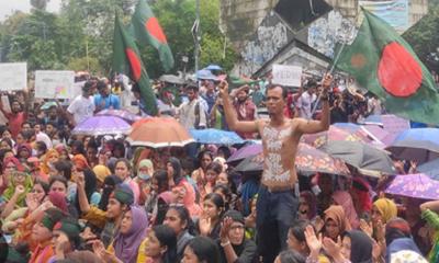 কোটাবিরোধীদের ‘বাংলা ব্লকেড’, অবরুদ্ধ শাহবাগ