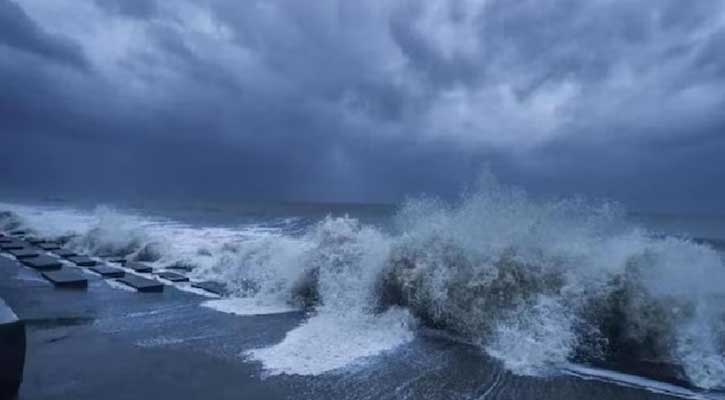 বিকেলে আঘাত হানবে ‘ঘূর্ণিঝড় বিপর্যয়’