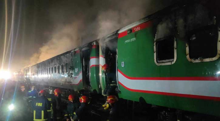 ১৬ ঘণ্টায় ৮ শিক্ষাপ্রতিষ্ঠান ও ৬ যানবাহনে আগুন: ফায়ার সার্ভিস