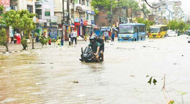 ঘূর্ণিঝড় রেমাল: রাজধানীতে দুই নারীসহ তিনজনের মৃত্যু