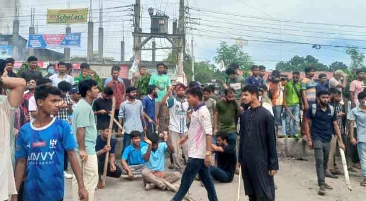 পেছনের দেয়াল টপকে পালালেন ছাত্রলীগ-যুবলীগ নেতা-কর্মীরা 