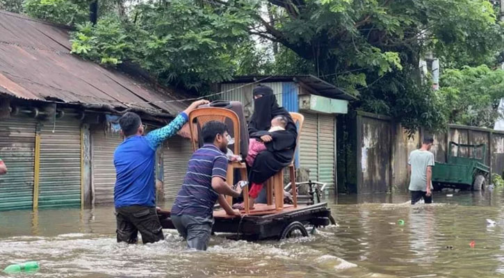 ভয়াবহ বন্যার কবলে ফেনী, বিদ্যুৎহীন সাড়ে ৩ লাখ মানুষ