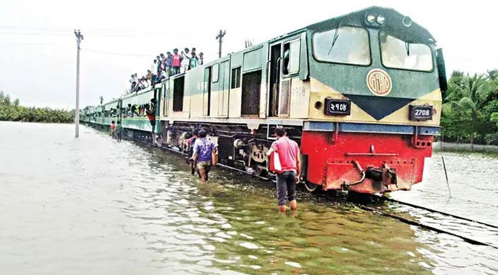 সিলেট এবং চট্টগ্রামের সঙ্গে সারাদেশের রেল যোগাযোগ বন্ধ