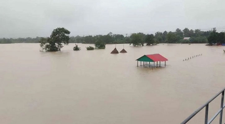 বিপৎসীমার নিচে নামল গোমতী নদীর পানি