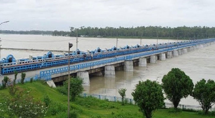 টানা বৃষ্টিতে বাড়ছে পানি, খুলে দেওয়া হলো তিস্তার ৪৪ জলকপাট