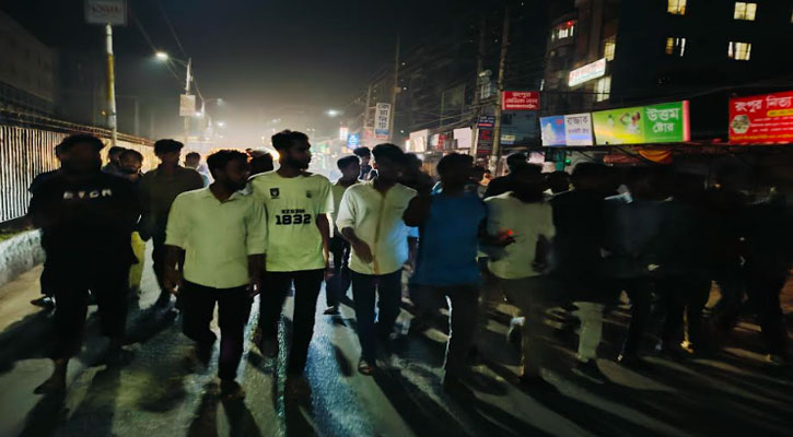 রংপুরে হাসনাত-সারজিস কটুক্তি, মধ্যরাতে শিক্ষার্থীদের বিক্ষোভ