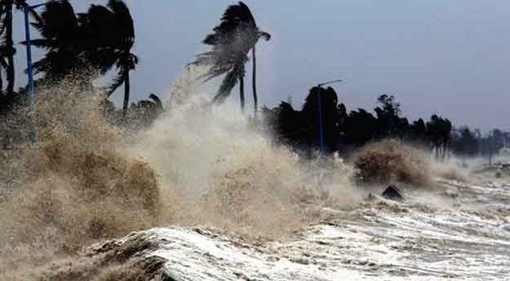 ঘূর্ণিঝড় ডানা’র প্রভাবে ১৪ জেলায় জলোচ্ছ্বাসের শঙ্কা