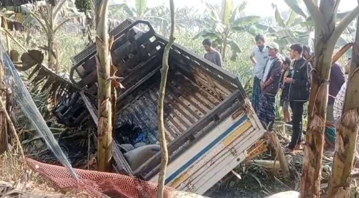 টাঙ্গাইলে মোটরসাইকেল-পিকআপের মু‌খোমু‌খি সংঘ‌র্ষে নিহত ২