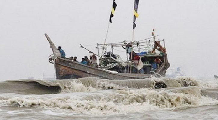 বঙ্গোপসাগরে ২০ ট্রলারসহ ৩০০ জেলে নিখোঁজ