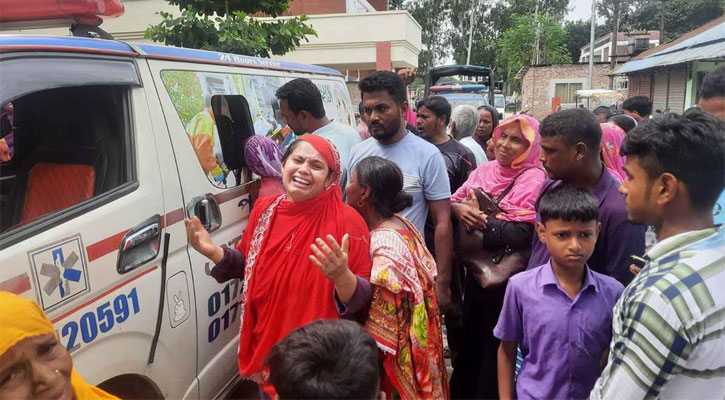 ট্রাকের ধাক্কায় প্রাণ গেল নারী এনজিও কর্মীর