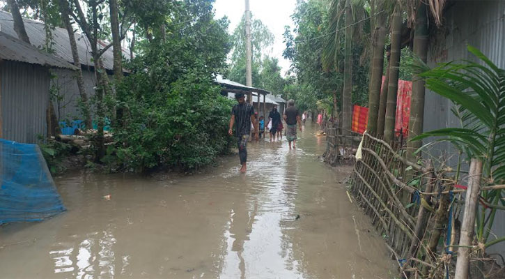 লালমনিরহাটে স্পারে ধস তিস্তাপারে আতঙ্ক