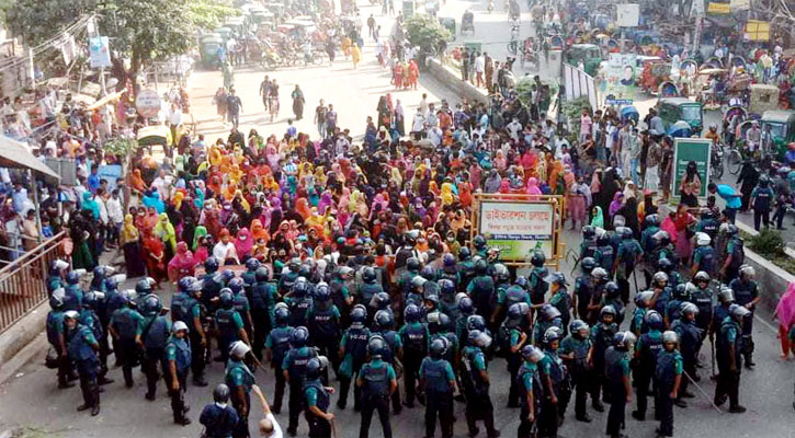 মিরপুরে আবারও পোশাক শ্রমিকদের বিক্ষোভ