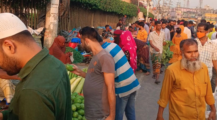 রমজানে নিম্ন আয়ের ভরসা ফুটপাতের বাজার 