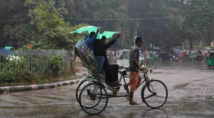 ছুটির দিনে রাজধানীতে স্বস্তির বৃষ্টি