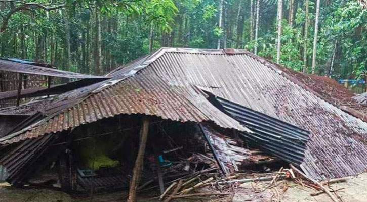 বরগুনায় সাড়ে পাঁচ লক্ষ দূর্গত মানুষের কাছে পৌঁছায়নি ত্রাণ 