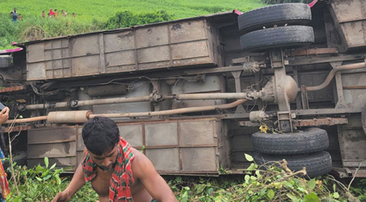 গোপালগঞ্জে সড়ক দুর্ঘটনায় নিহত ২