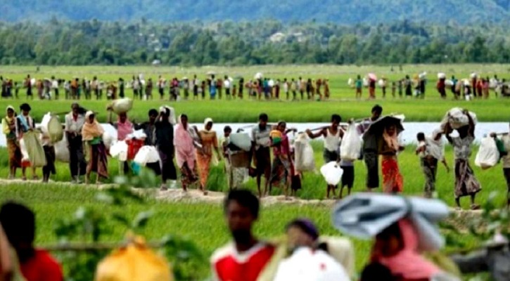 বাংলাদেশে ঢুকার চেষ্টায় ৫০ হাজার রোহিঙ্গা